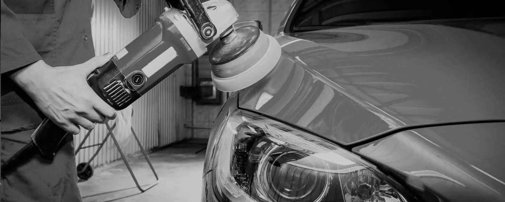 Detaliere interioară auto care redă senzația de mașină îngrijită